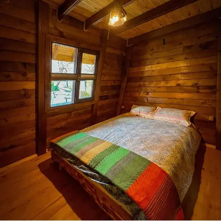 Seker Alpehytte Sapanca